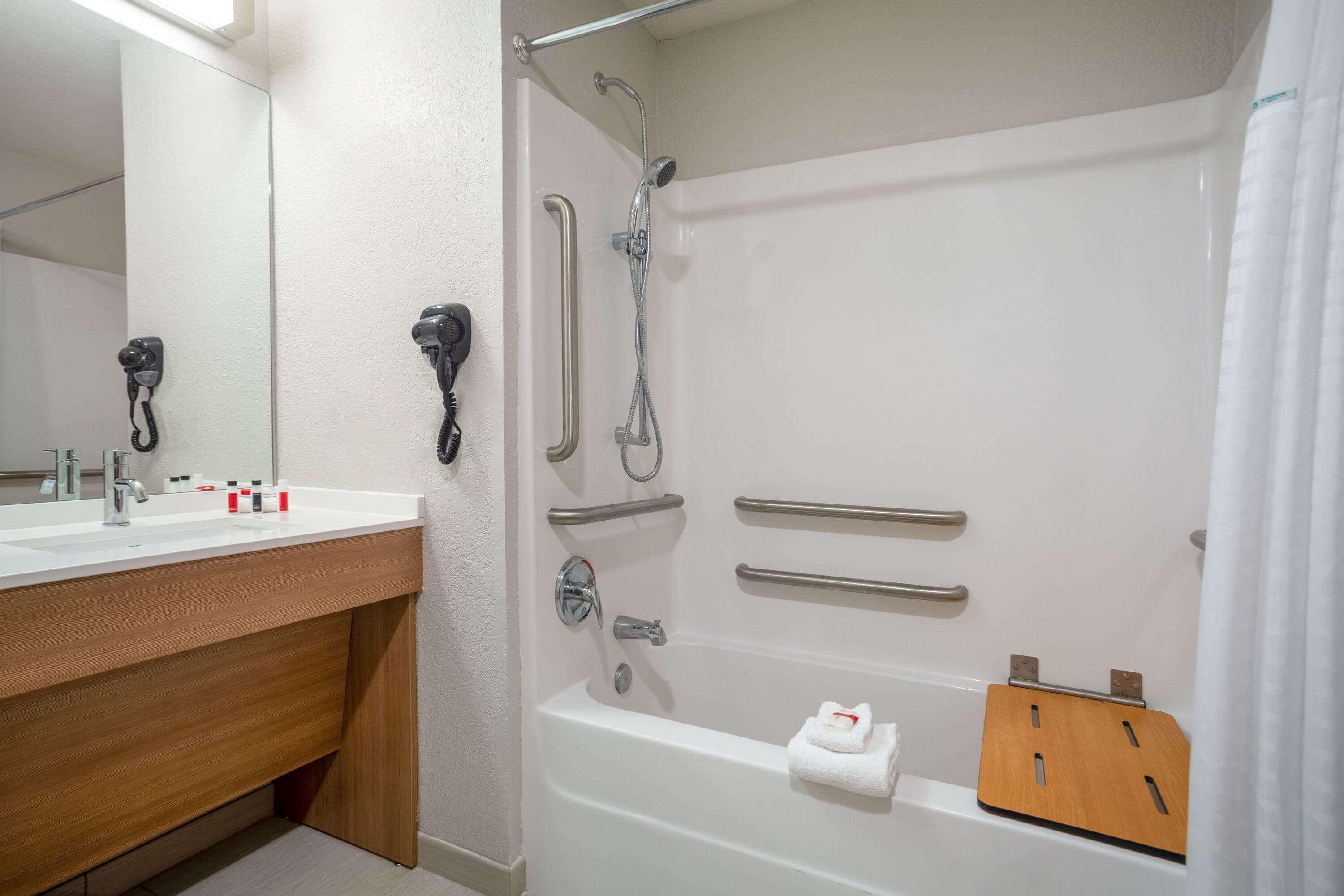 Microtel Inn & Suites By Wyndham Liberty/Ne Kansas City Area Εξωτερικό φωτογραφία